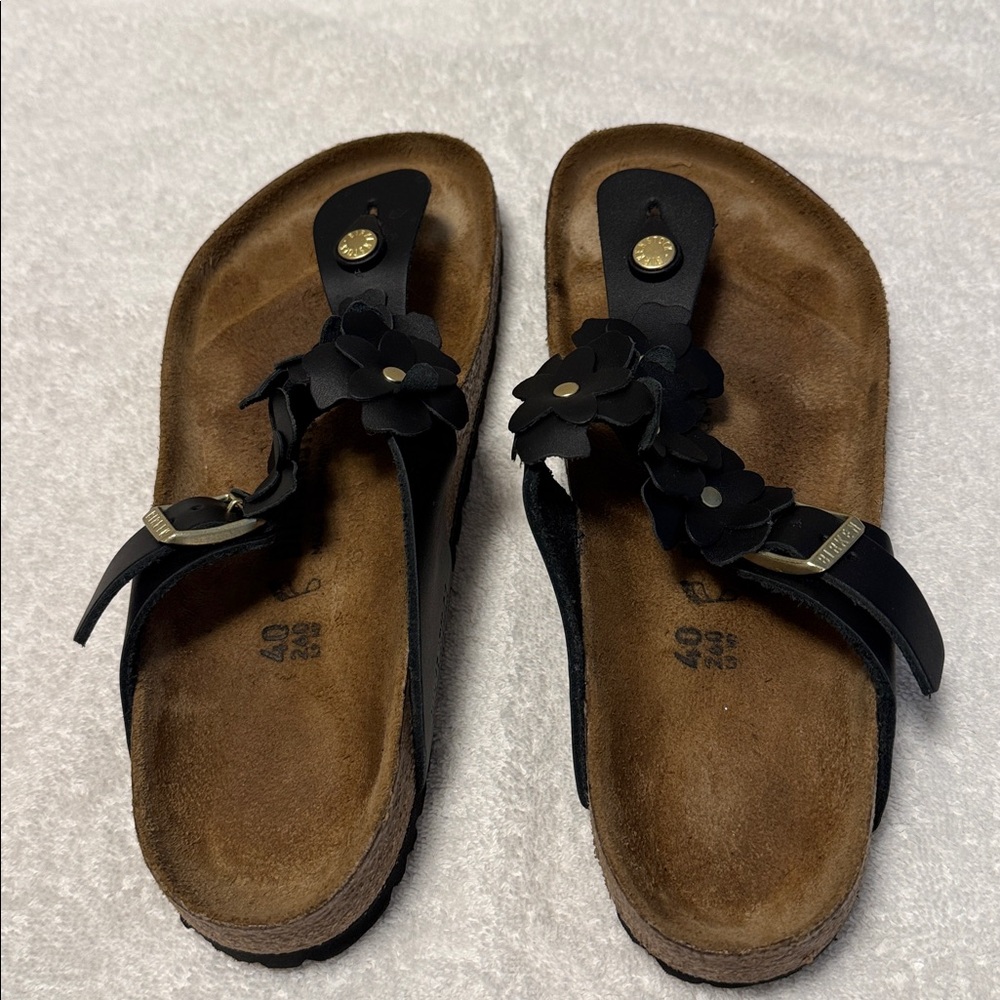 Birkenstock Gizeh - Black Floral.